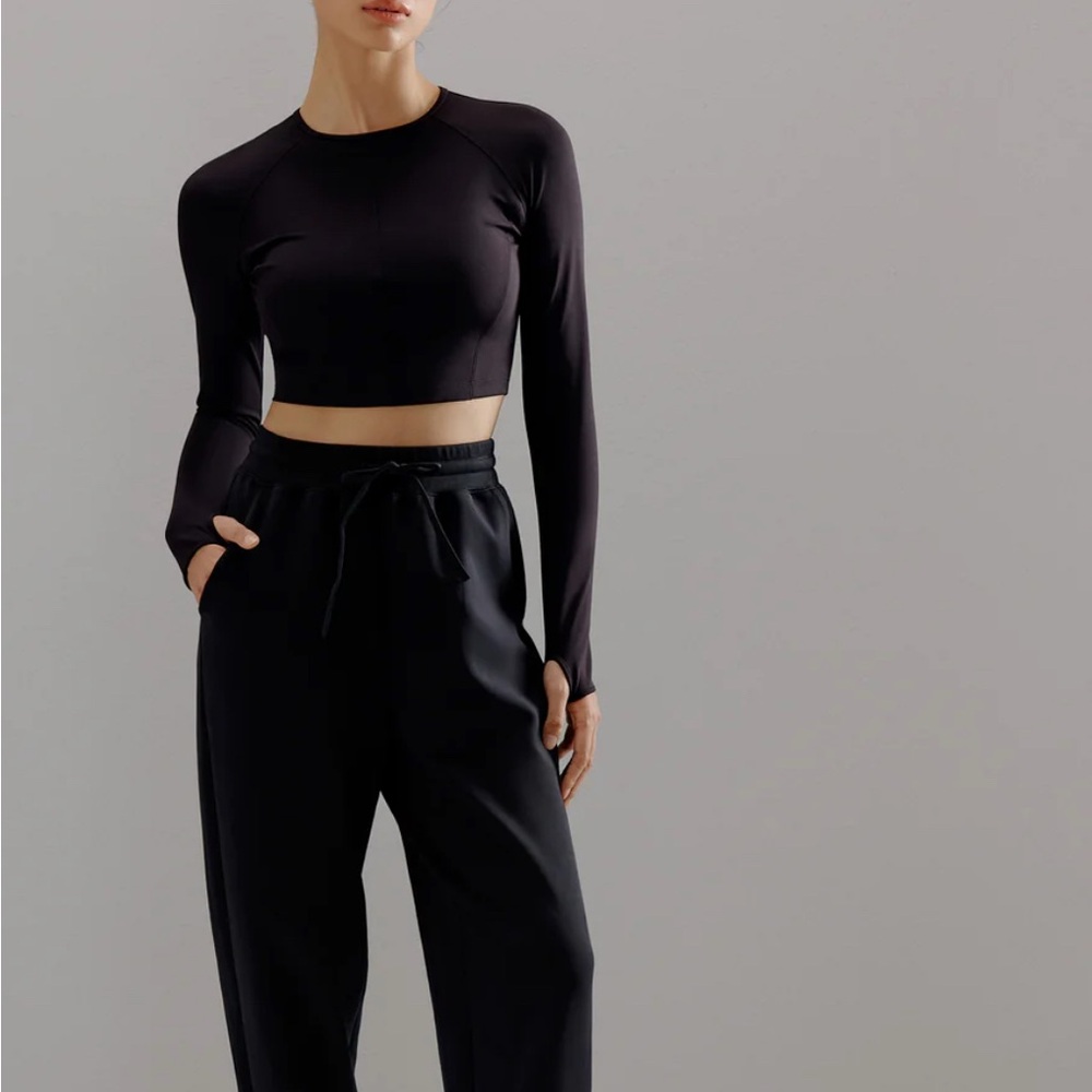 Neiwai Active Core Long Sleeve Training Top